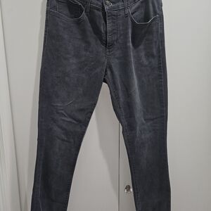 Levi's High Rise Women's Jeans in Washed Black